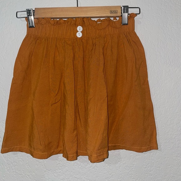 Shorts - Picture 1 of 2